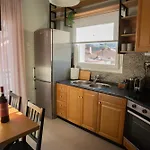 παράθυρο στη λίμνη Apartment *