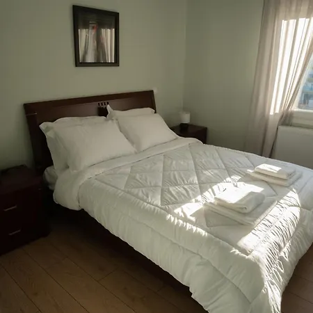 Παράθυρο στη λίμνη 3*