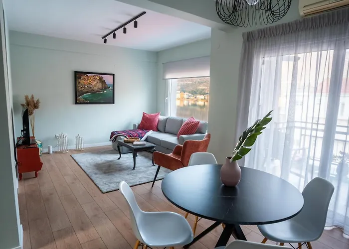 Παράθυρο Στη Λίμνη * 卡斯托里亚