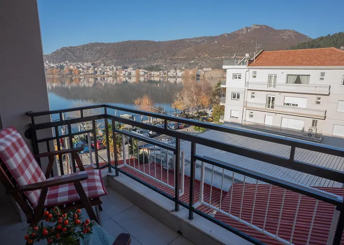 Apartmán παράθυρο στη λίμνη
